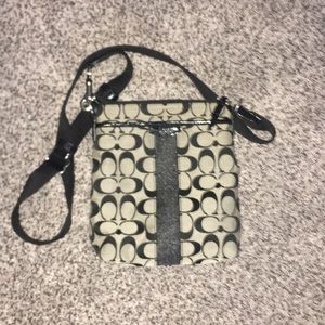 A coach cross body purse